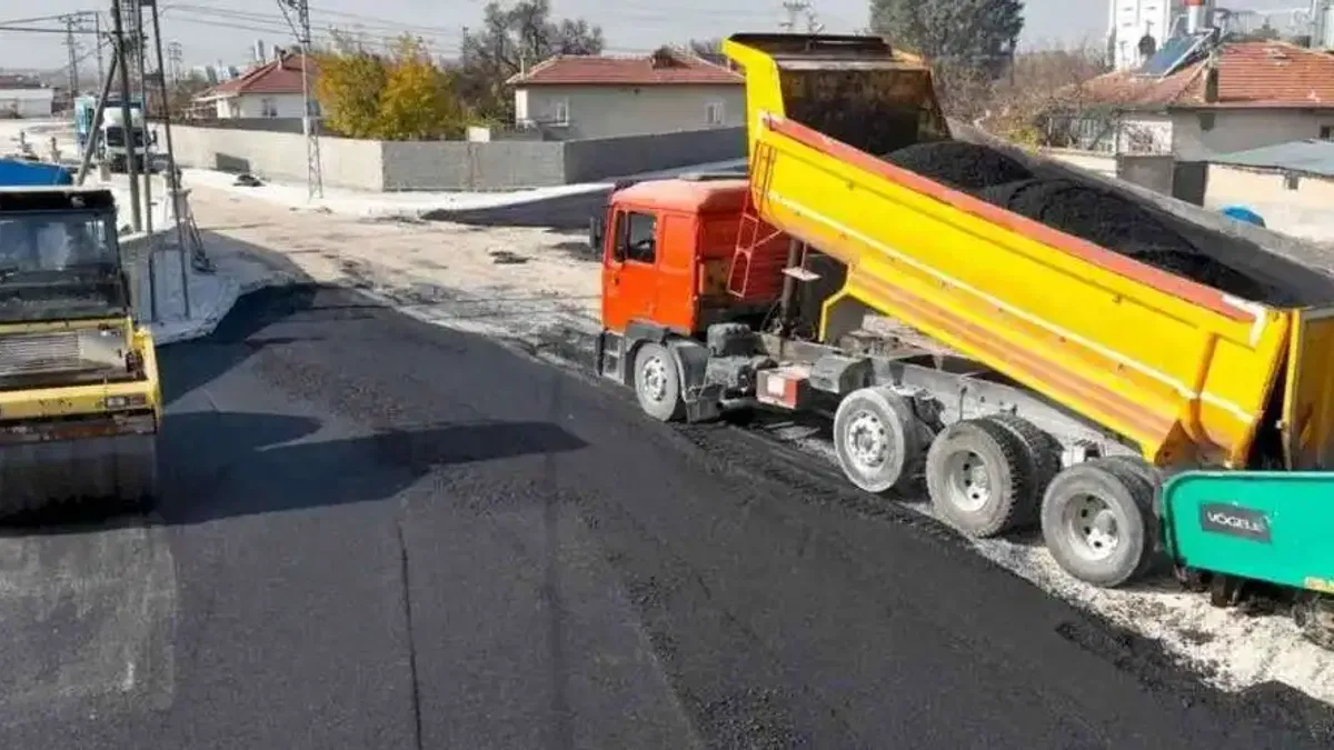 Konya Selçuklu'da asfalt çalışması devam ediyor