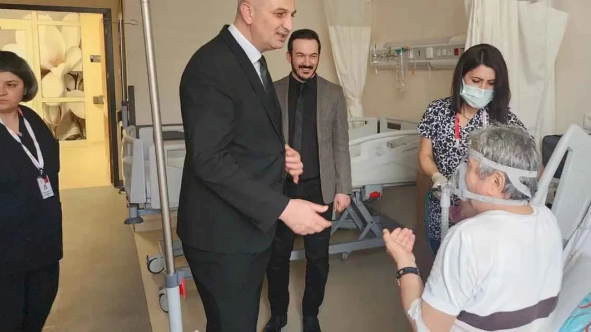 Kocaeli Gölcük Belediye Başkanı Sezer'den 'geçmiş olsun' ziyareti