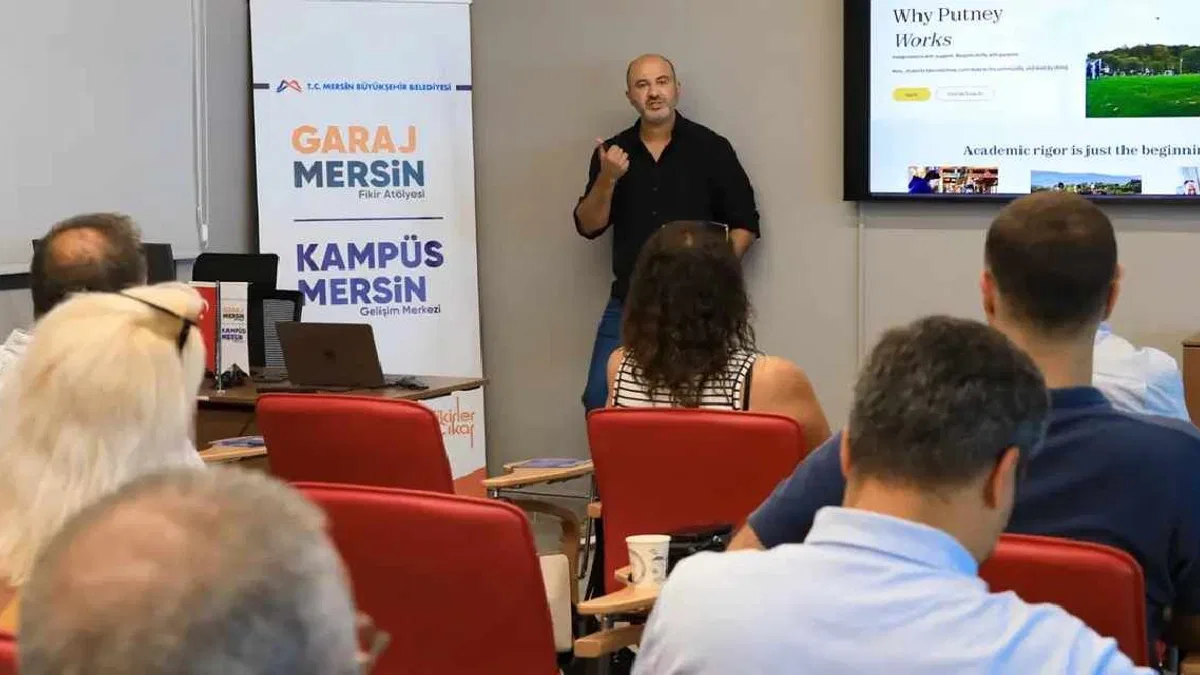 Mersin’de dijital dönüşüm eğitimleri sürüyor