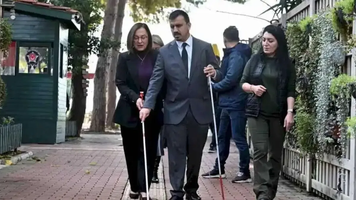 Antalya Muratpaşa'dan Beyaz 'Baston Görme Engelliler Haftası' farkındalığı