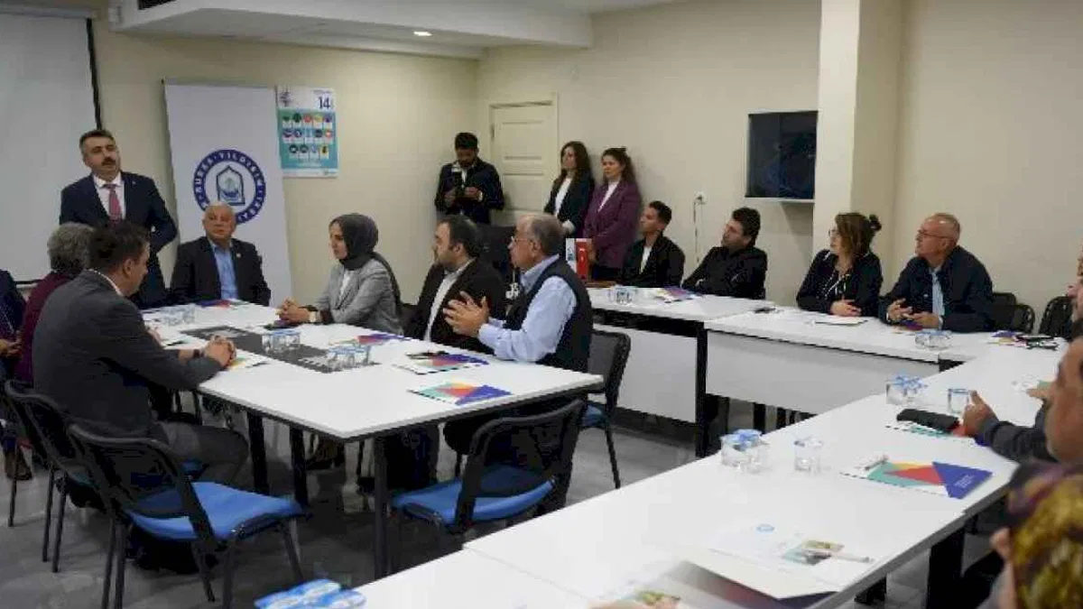 Bursa Yıldırım Belediyesi'nden hem eğitim, hem iş
