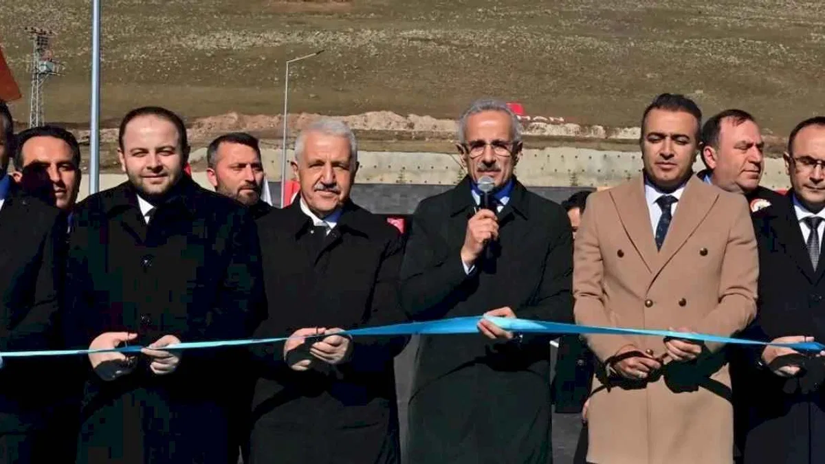 Mozeret Geçidi 'Aşık Şenlik' ile geçildi