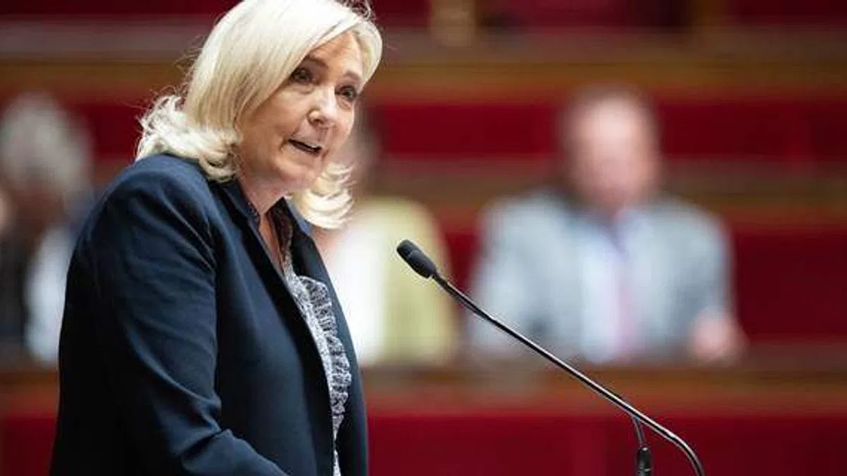 Fransa'da aşırı sağcı politikacı Le Pen, daha fazla cami kapatılmasını istedi