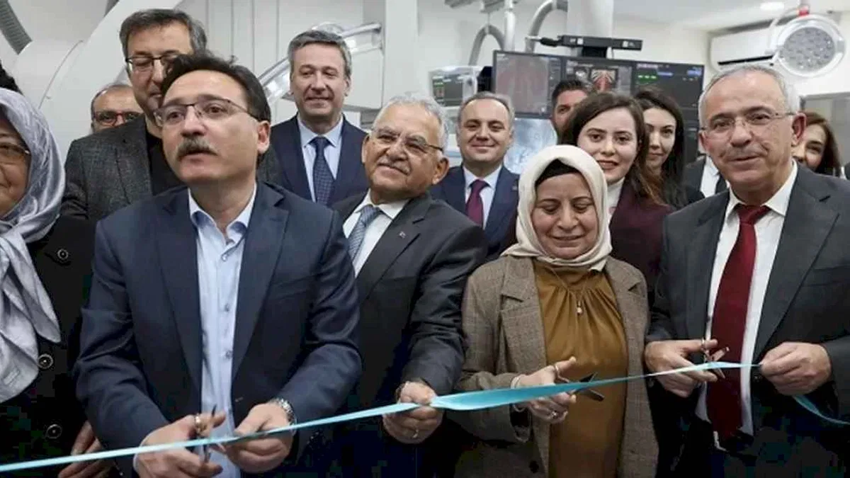ERÜ Tıp Fakültesi Hastanesi’ne Turkuaz Seramik’ten cihaz desteği