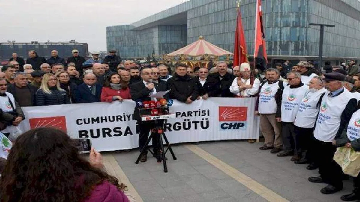 Bursa'da CHP'lilerden maaş zamlarına 'meydan' tepkisi