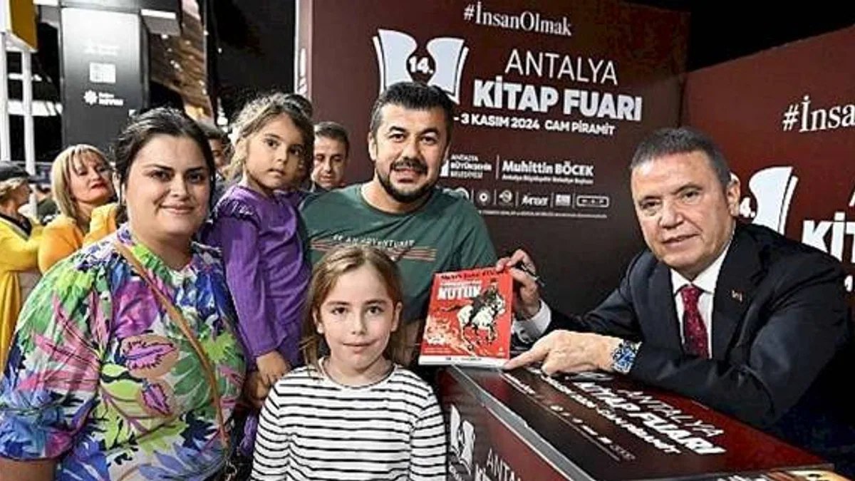 Başkan Muhittin Böcek okurlarıyla buluştu
