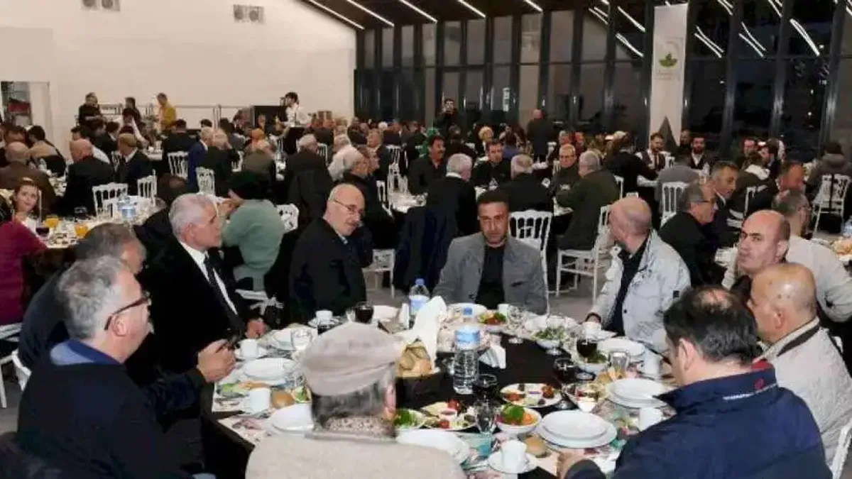 Başkan Dündar, muhtarlar ile iftarda buluştu