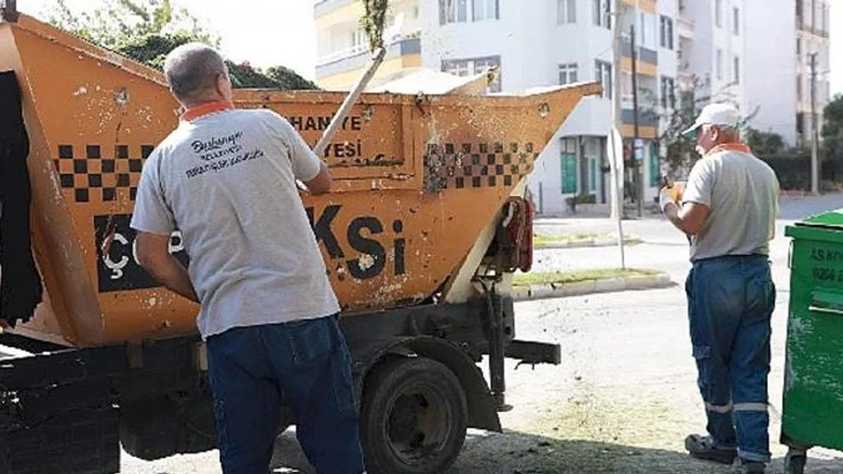 Temiz Burhaniye için Ekipler hep Sahada