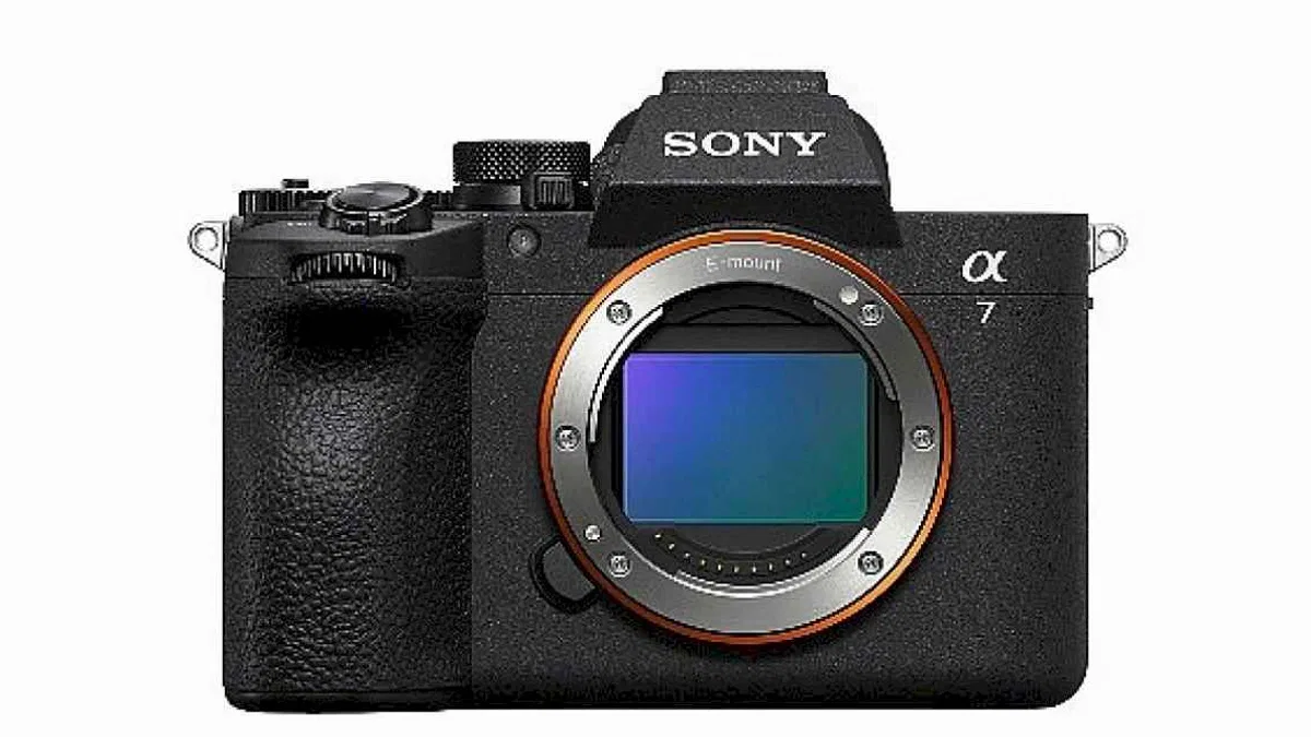 Sony, Yeni Nesil Fotoğraf Makinesi ve Zoom Lensini Tanıttı