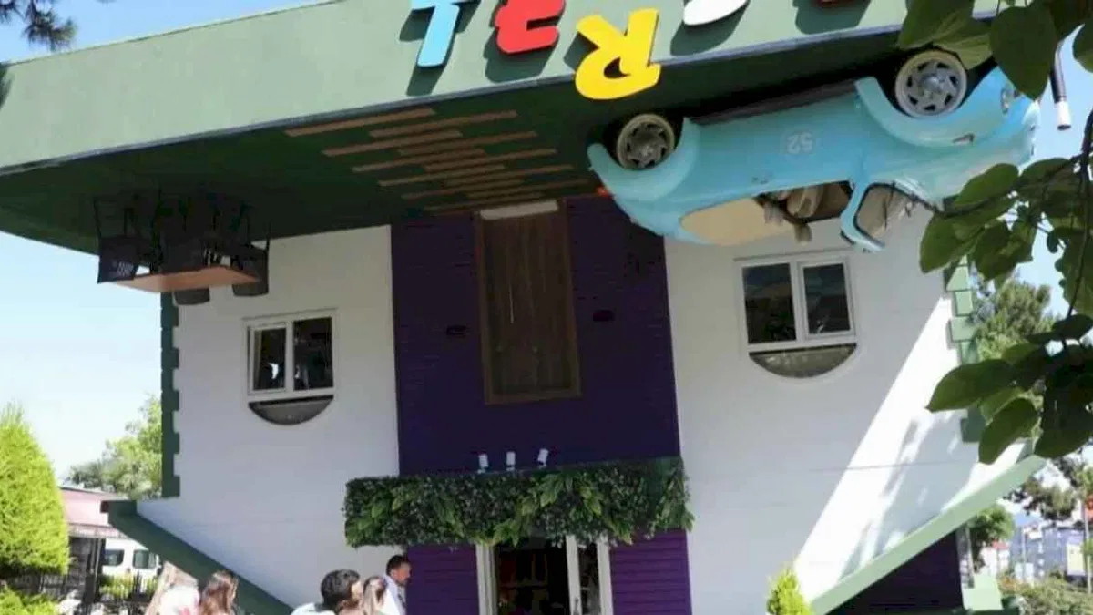 'Ters Ev' yenilenen yüzüyle misafirlerini ağırlıyor