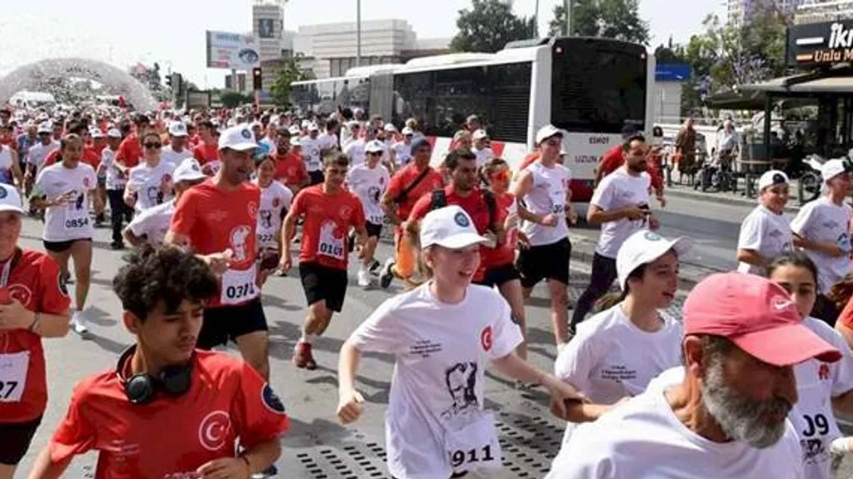 İzmir Karabağlar’da 19 Mayıs Coşkusu