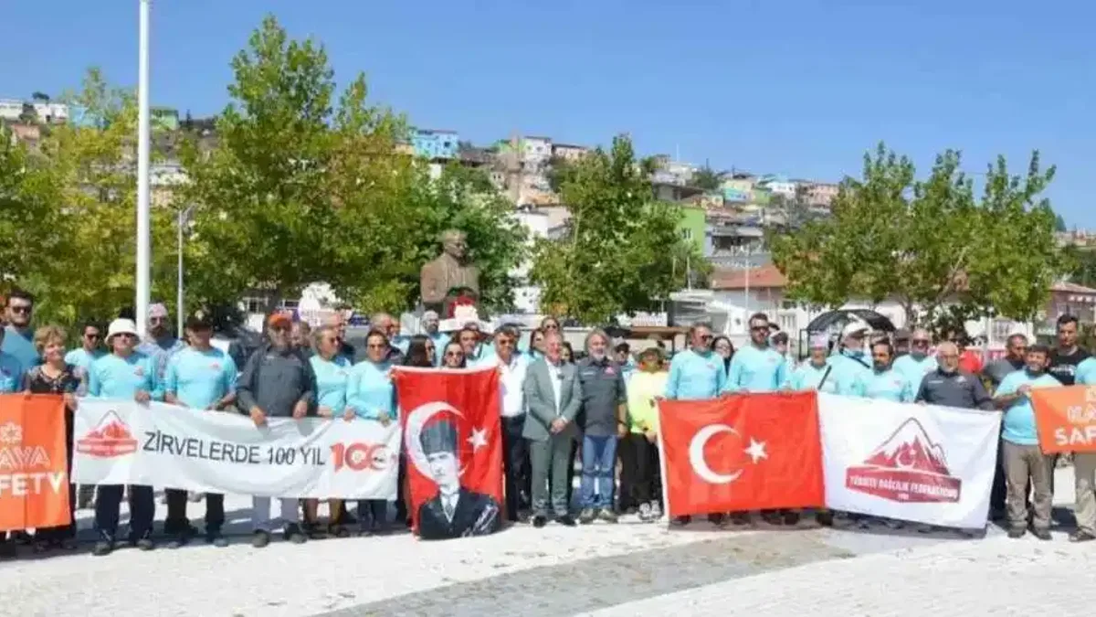 Hacılar, Türk dağcılığının ilk zirve etkinliklerine ev sahipliği yaptı