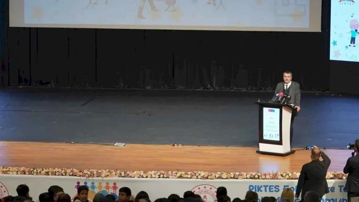 Bakan Tekin PIKTES programına katıldı