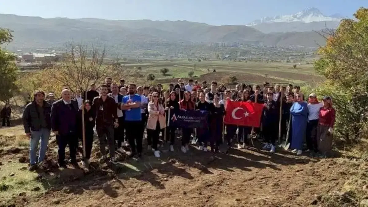 Kayseri Talas'ta ağaç dikme mesaisi bitmiyor