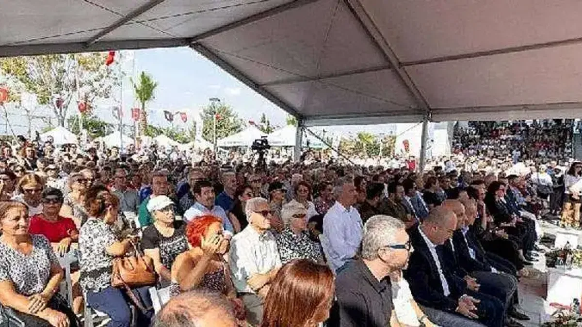 Dikili'de Görkemli Kültür Merkezi Açılışı