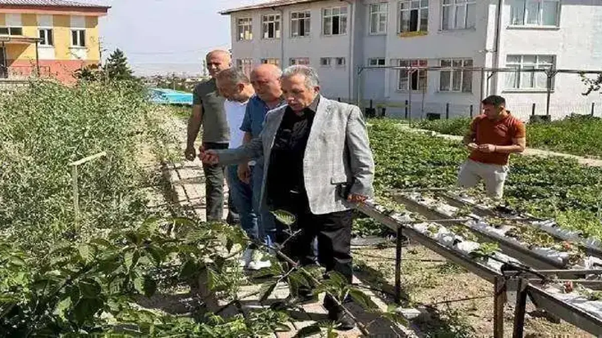 Kayseri Talas'ta örnek deneme bahçeleri