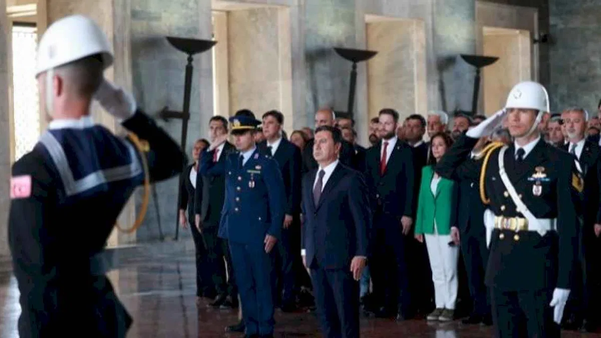 Başkan Ahmet Aras Ata’nın huzurunda