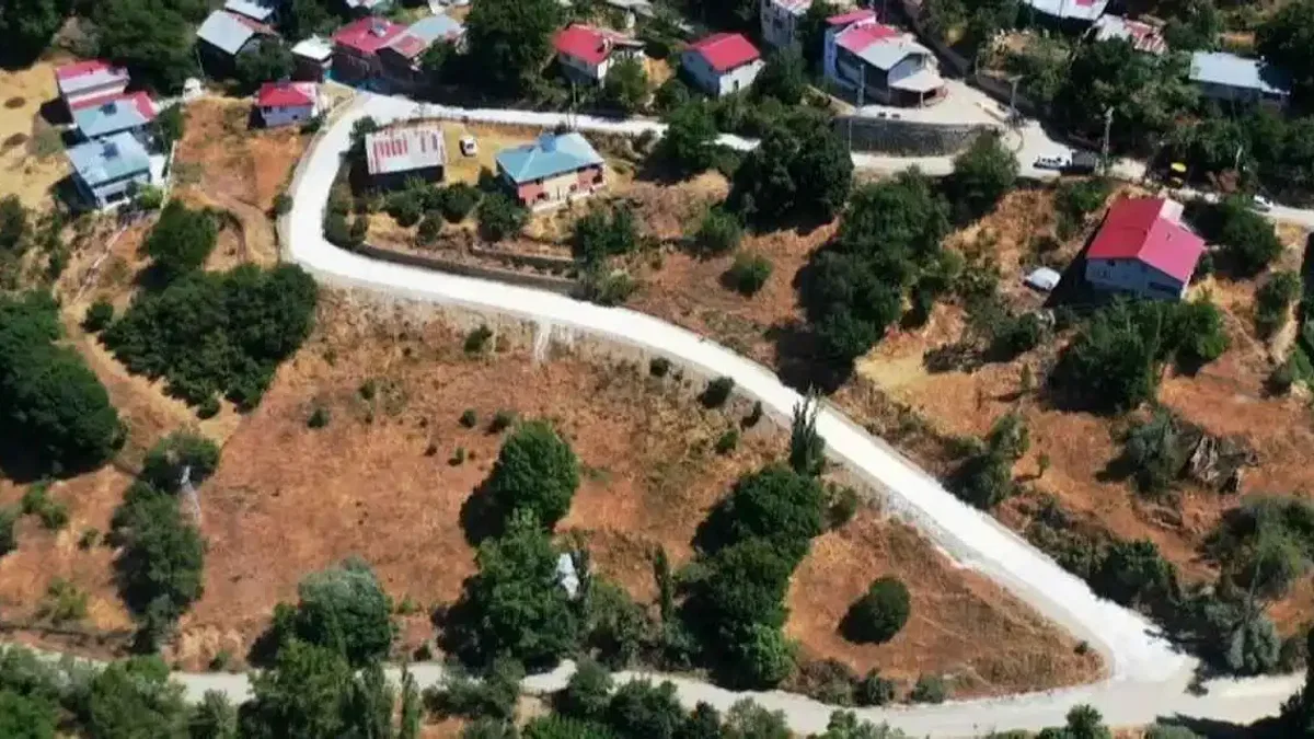 Ordu Mesudiye’de beton yol çalışmasıyla güvenli ulaşım
