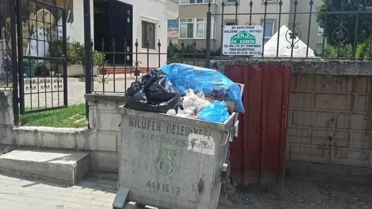 Bursa'da Odunluk Mahallesi çöp ve koku problemiyle karşı karşıya