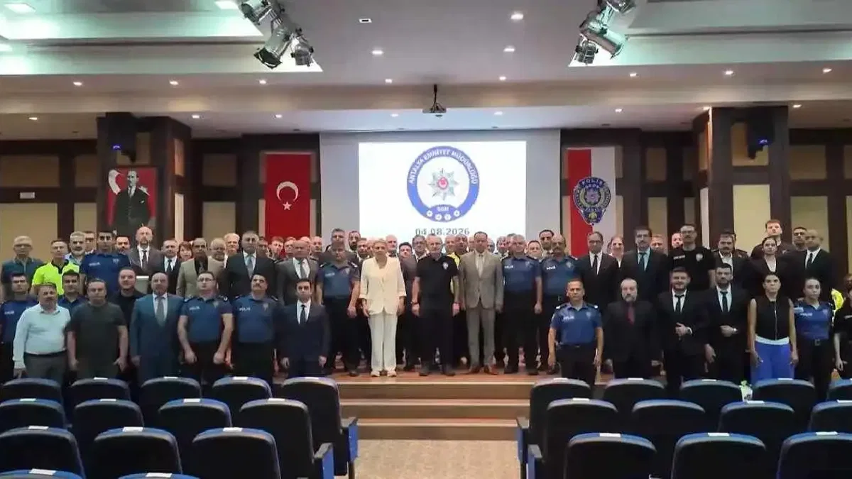 Antalya Emniyeti’nde 66 personele ödül, emekliye ayrılan 33 personele plaket