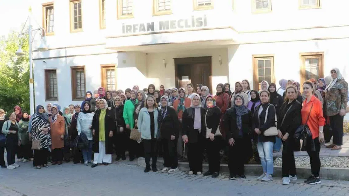 Manisa'da 90 Kişilik kafileden tarihi mekanlara ziyaret