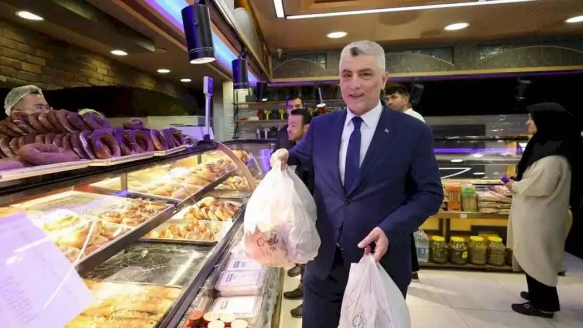 Bakan Bolat boykota karşı alışverişe çıktı