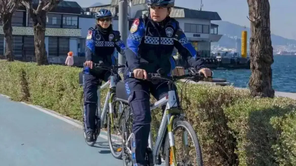 İzmir’de kadın emeği kenti güzelleştiriyor