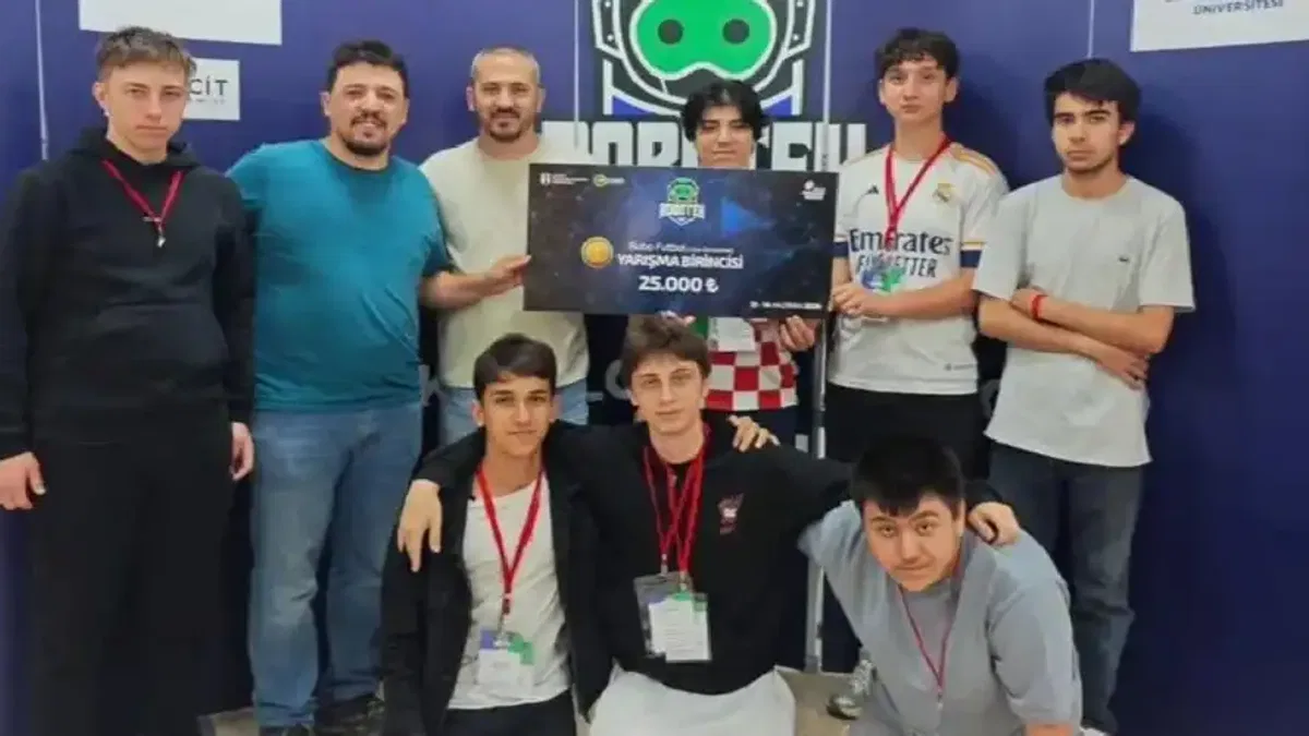 Sakarya Karasulu öğrencilerden Robotek’te çifte Türkiye derecesi