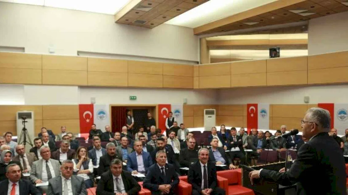 Başkan Büyükkılıç, Yerel Yönetimler Mevzuat Bilgilendirme Eğitimi Programı’na katıldı