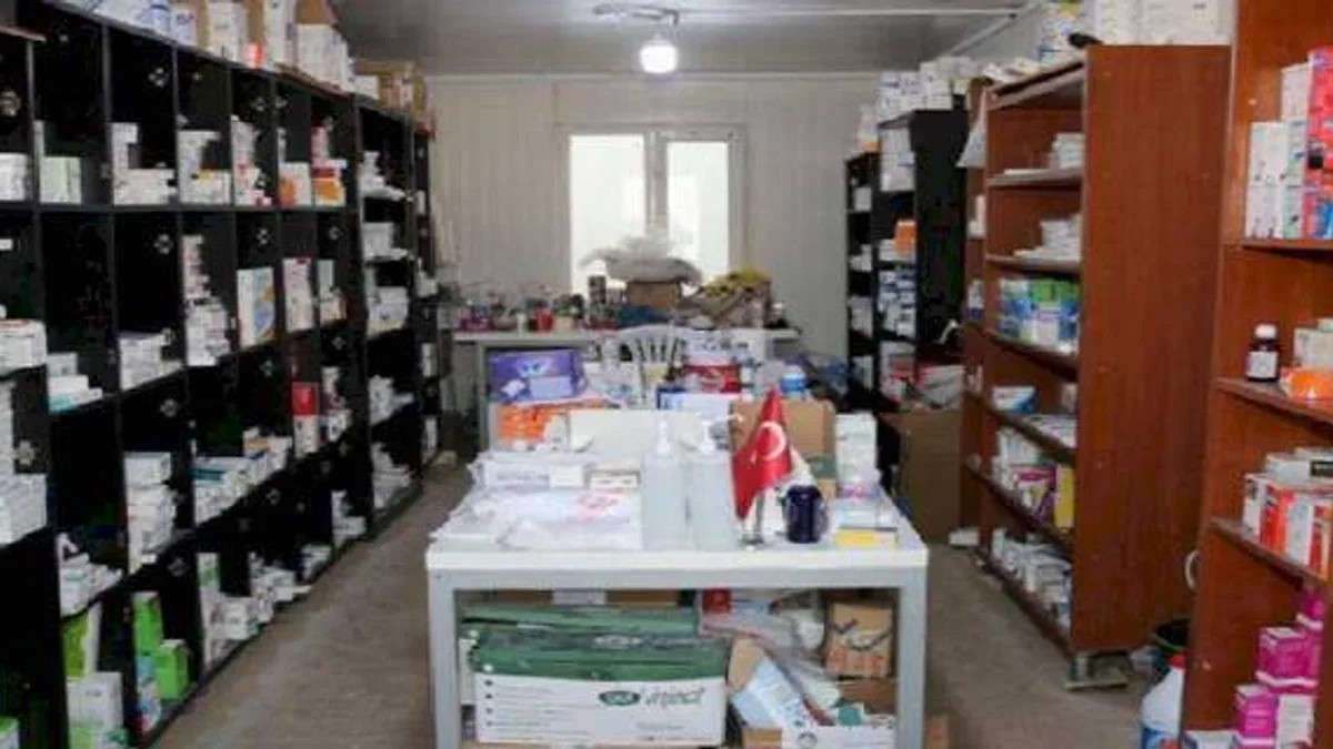 Depremzedelerin ilaçları Defne'de ücretsiz karşılanıyor