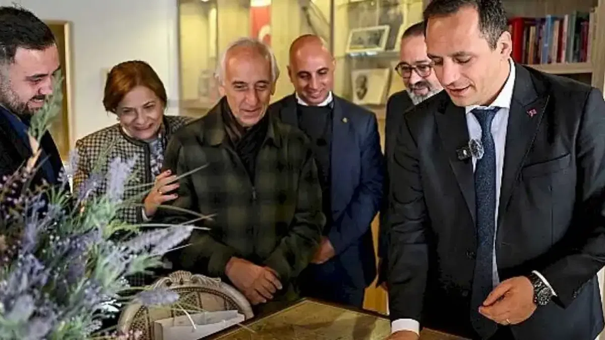 Ata Anı Evi'ne tarihi bağış