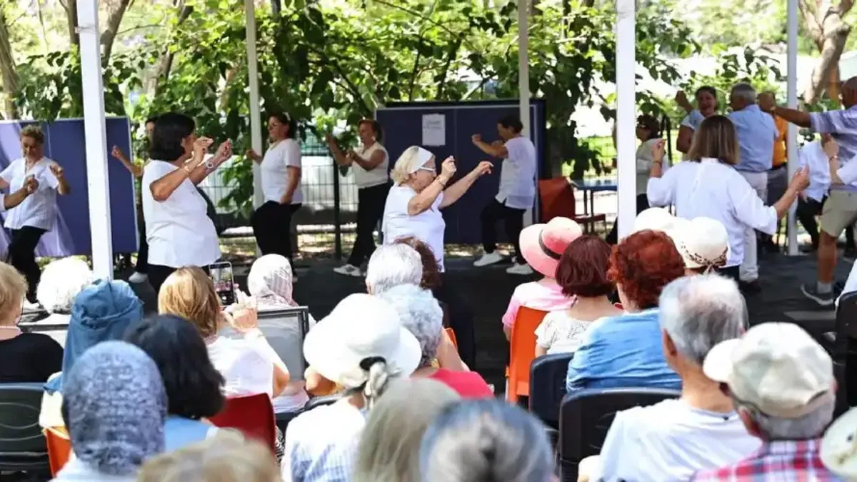Antalya’da aktif yaşlılar sahne aldı