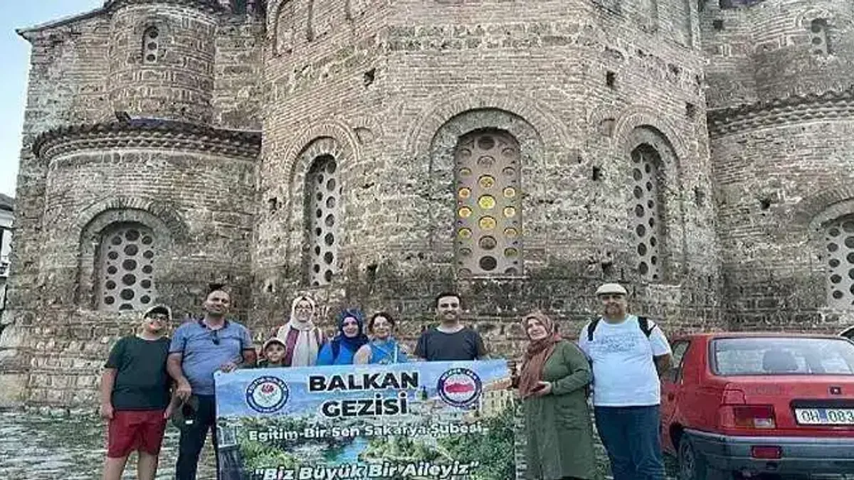 Eğitim-Bir-Sen'liler Balkanları Gezdi