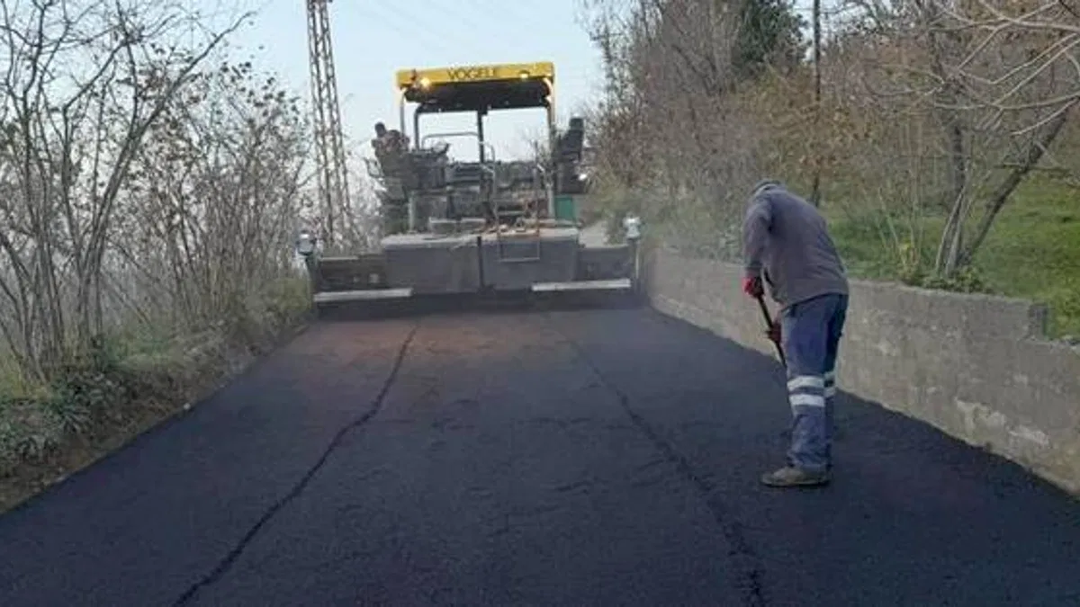 Trabzon’un 18 ilçesinde yol çalışmaları sürüyor