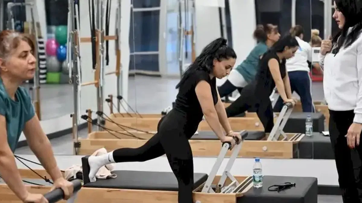 Mersin’de kadınlar reformer pilatesle yenileniyor