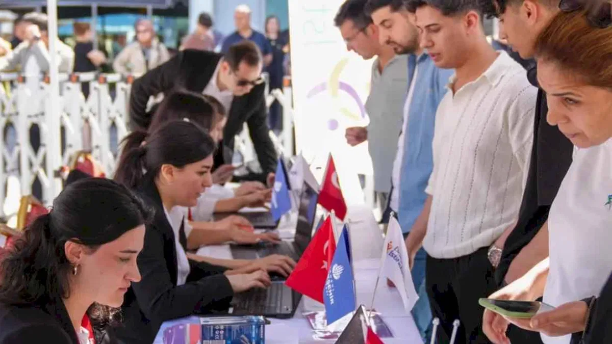 İstanbul'da İBB Bölgesel İstihdam Ofisi’nden kariyer fuarları