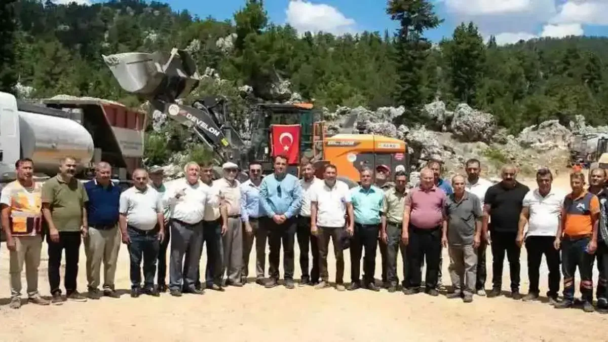 Mersin Gülnar’da 50 yıllık yol sorunu çözüldü