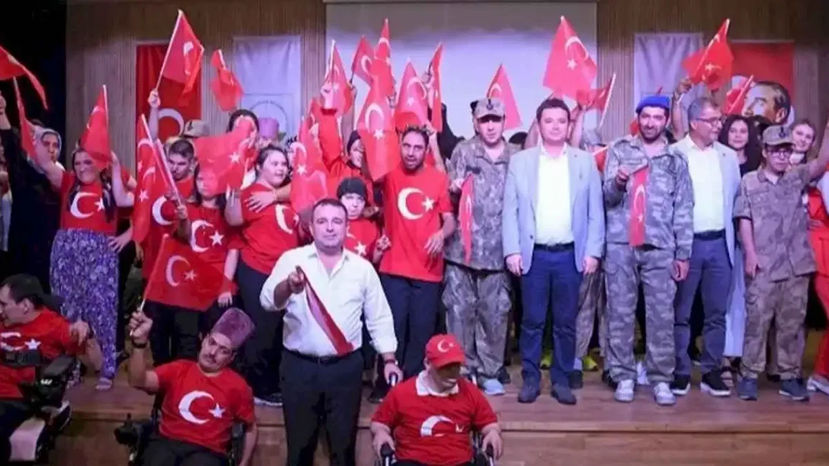 Engelli bireylerden Bursa Osmangazi’de 30 Ağustos Zafer Bayramı kutlaması