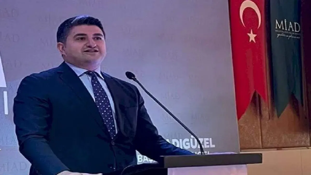 CHP'li Onursal Adıgüzel istifa etti!