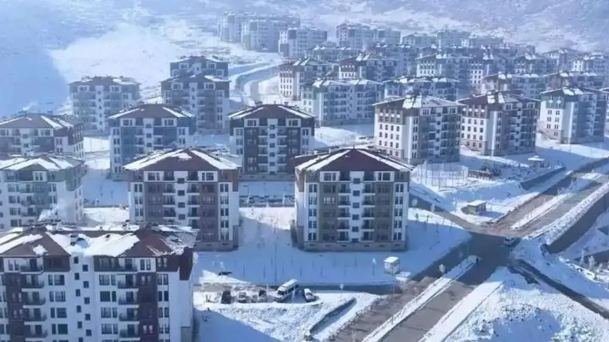 Elbistan'da afetzedeler yeni yuvalarına yerleşiyor