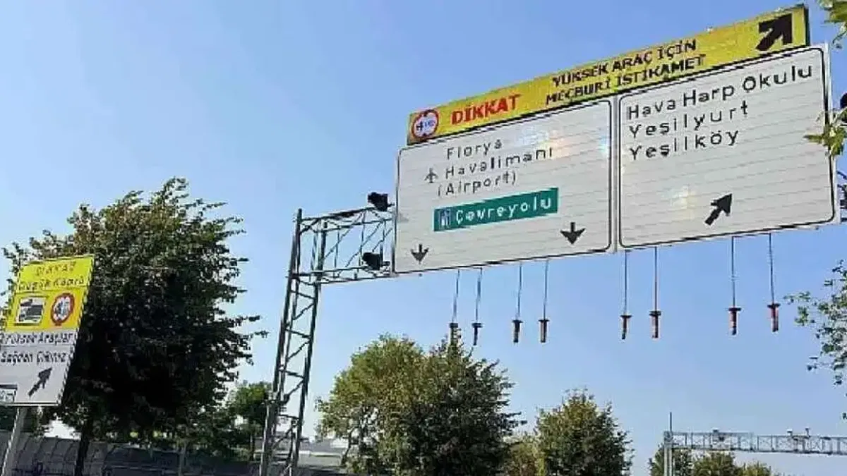 İBB Uyarı Tabelalarının İşe Yaramadığı Alt Geçitte Yolun Kotu Düşürülecek