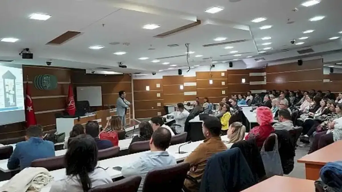 Bornova Belediyesi'nden çalışanlarına 'Temel Afet Bilinci' Eğitimi
