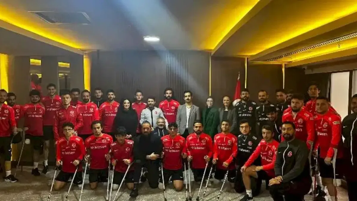Başkan Solmaz'dan Ampute Futbol Milli Takımı'na ziyaret