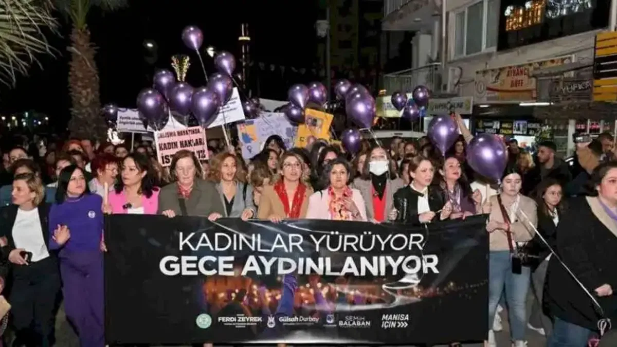 Manisalı kadınlar eşitlik ve özgürlük için yürüdü