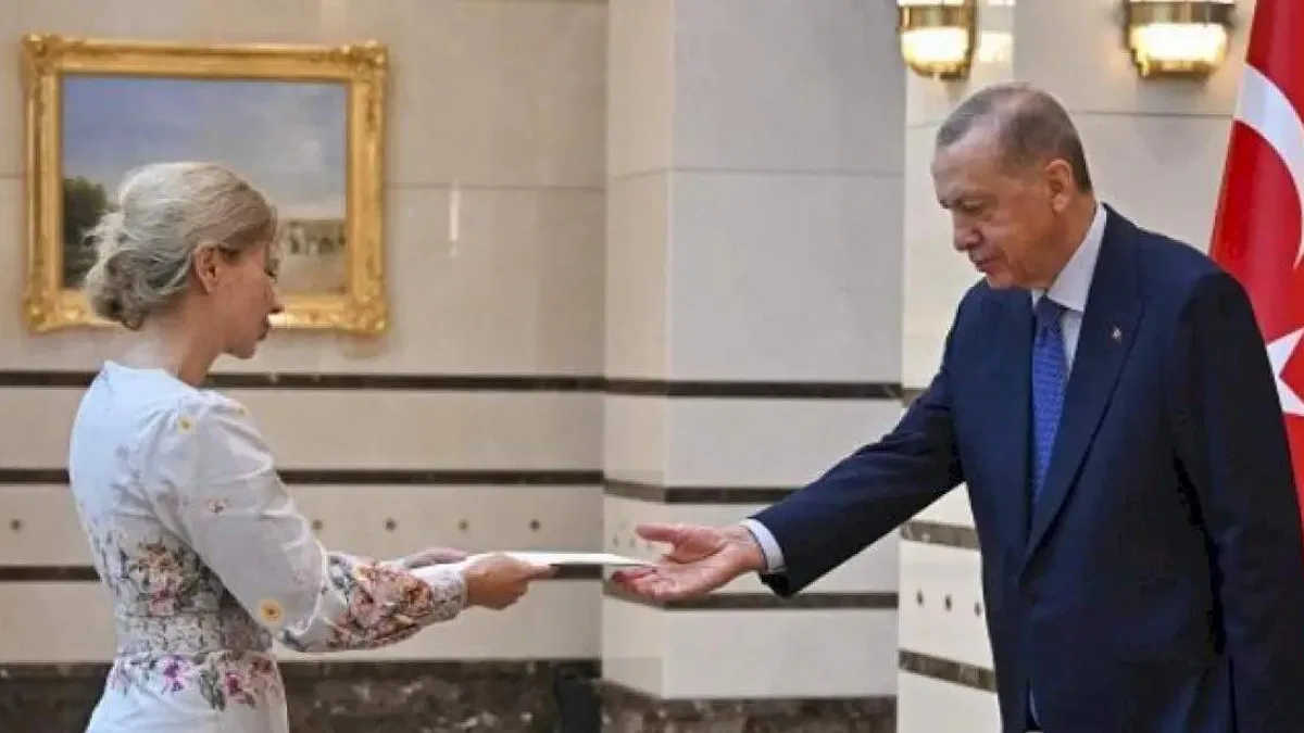Estonya, İsveç ve İrlanda 'güven' mektuplarını sundu