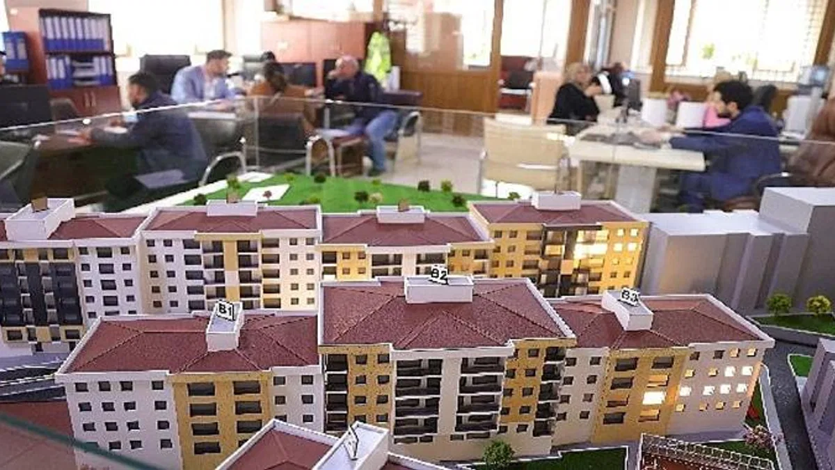 Merkez Kentsel Dönüşüm Projesi'nde hak sahipleri tapu devir işlemlerine başladı