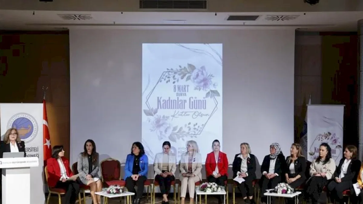Antalya’da kadın muhtarlar buluştu