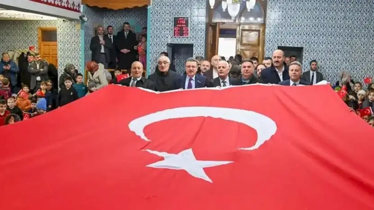 Trabzon’da Başkan Genç ve çocuklar şehit Eren Bülbül’ü unutmadı