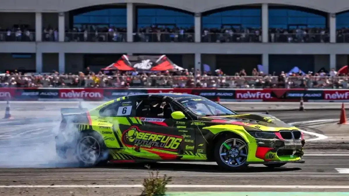 Drift heyecanı TOSFED İstanbul Park'ta sürüyor