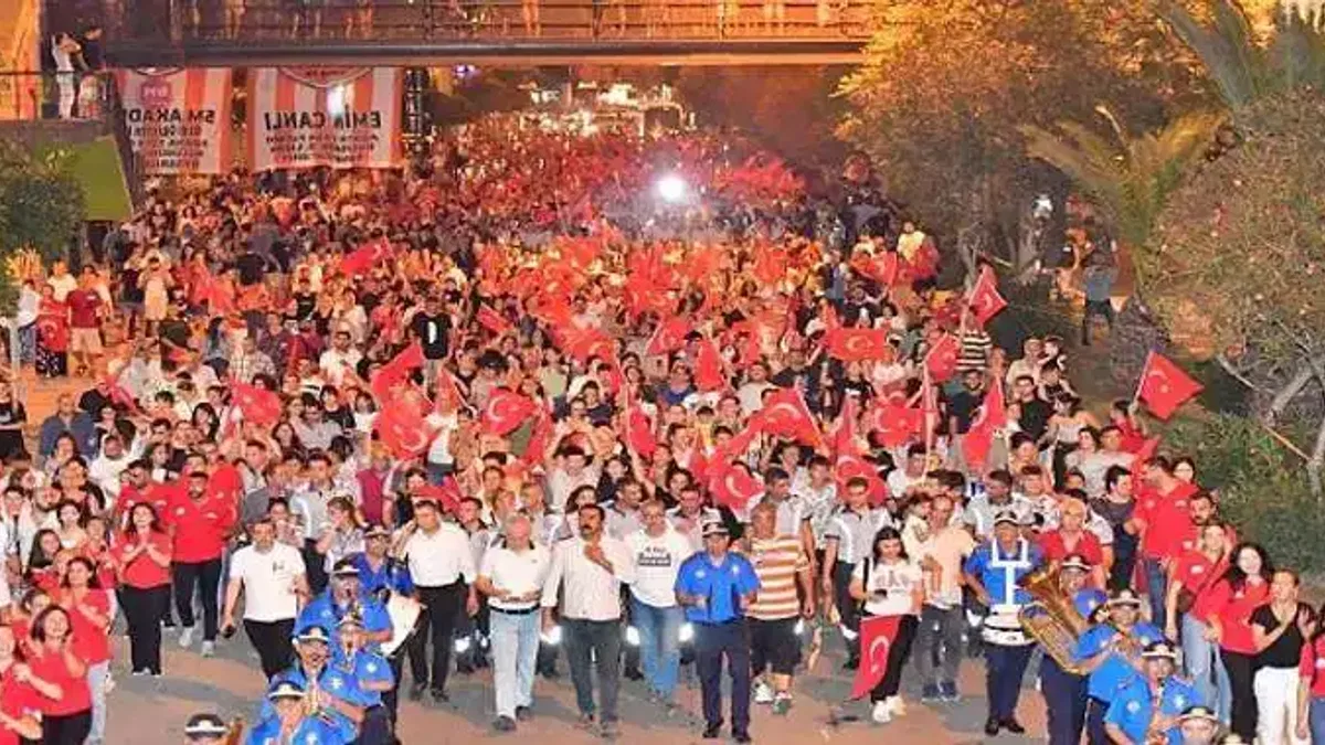 30 Ağustos coşkusu Çukurova'da yaşandı